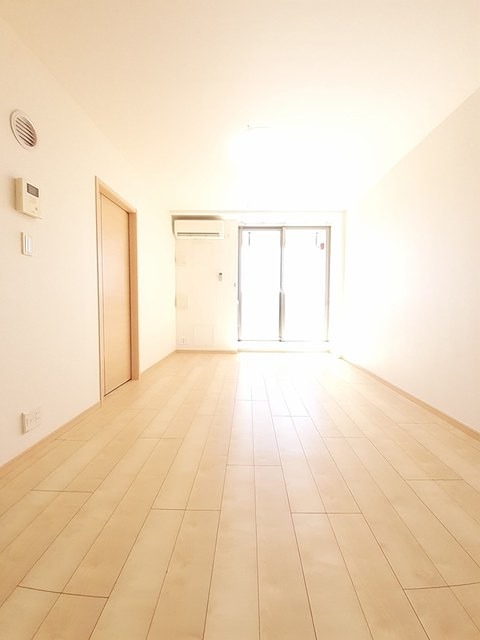 居室・リビング　綺麗なお部屋で快適にお暮しいただけます。