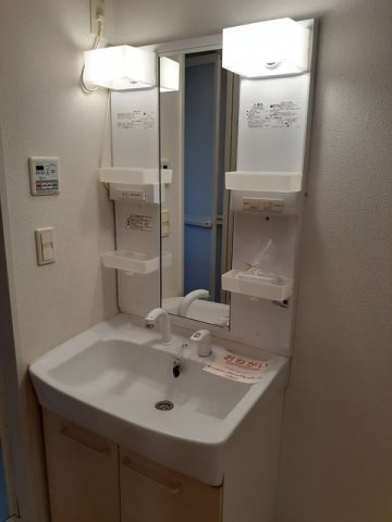洗面設備　使いやすい洗面所です