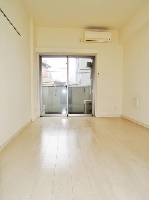 居室・リビング　?