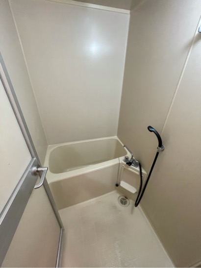 バス・シャワールーム　シンプルで機能的なユニットバスです！