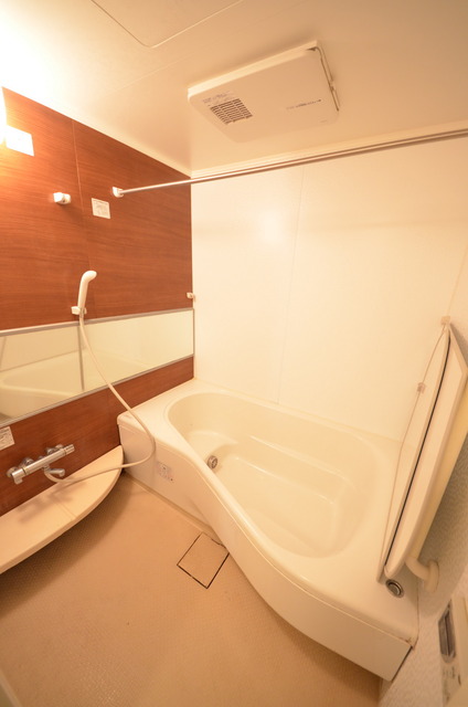 バス・シャワールーム　★ゆったりとしたバスルームで癒しのひと時を…★