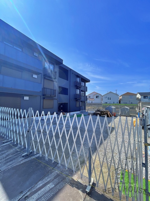 エントランス　外観（建設中）