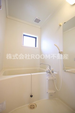 バス・シャワールーム　ゆったり過ごせるお風呂です