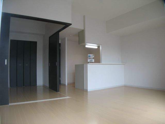 居室・リビング　ゆったり過ごせる居間です