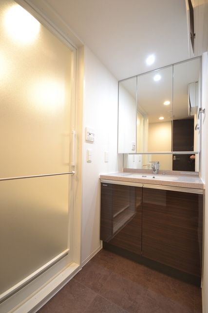 洗面設備　別部屋同間取り