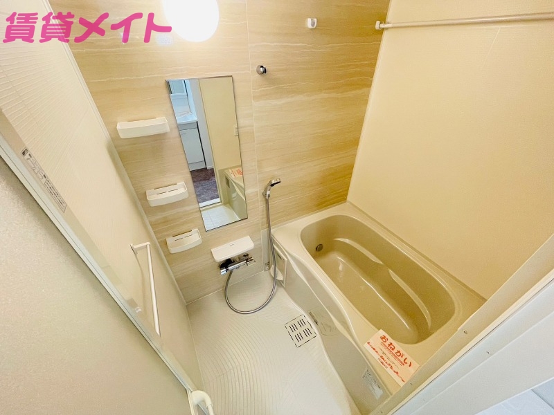 バス・シャワールーム　同型参考写真