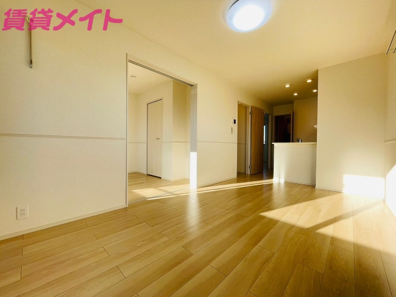 居室・リビング　同型参考写真