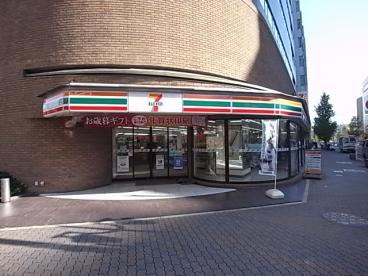 コンビニ　セブンイレブン神戸中央磯辺通店（コンビニ）まで60m