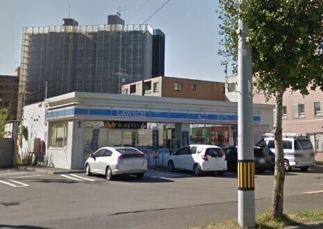 コンビニ　ローソン札幌豊平1条店（コンビニ）まで87m