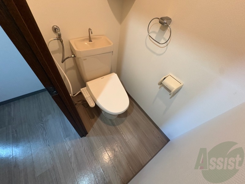 トイレ　こちらはトイレです。清潔感があり、安心して使用できます。