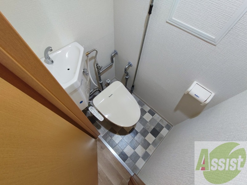 トイレ　こちらはトイレです。清潔感があり、安心して使用できます。