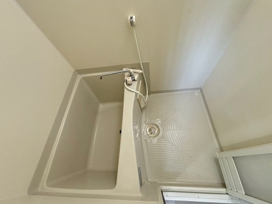 バス・シャワールーム　※別部屋の写真です