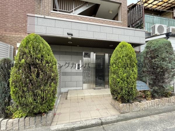 エントランス　清潔なエントランスです