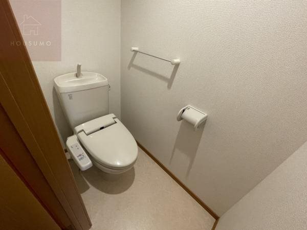 トイレ　清潔感のあるトイレです