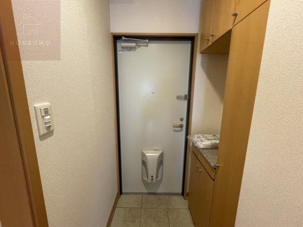 玄関　収納もある玄関です