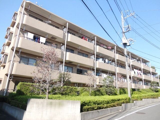 建物外観　★急行停車で便利なつつじヶ丘駅徒歩９分生活便利です★