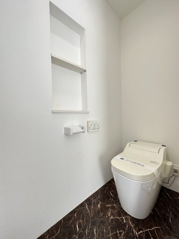 トイレ　※同物件、別のお部屋の写真です。設備は現況に従います。