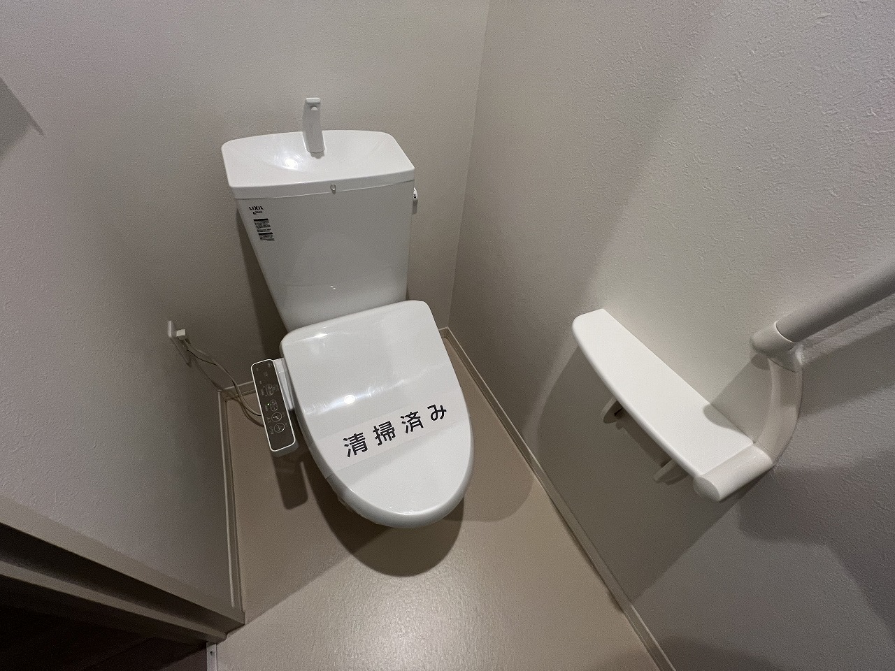 トイレ　※別部屋の写真です。