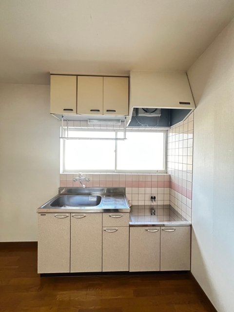 キッチン　※写真は他号室です