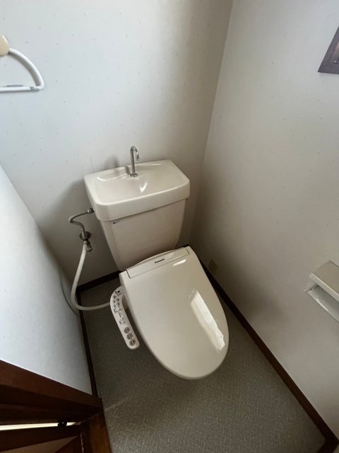 トイレ　※写真は他号室です