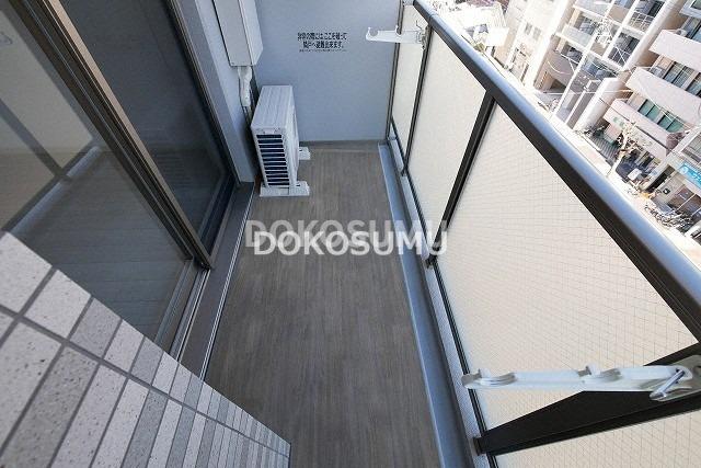 バルコニー　心地よい風と光を感じる、暮らしの楽しみが広がる場所。