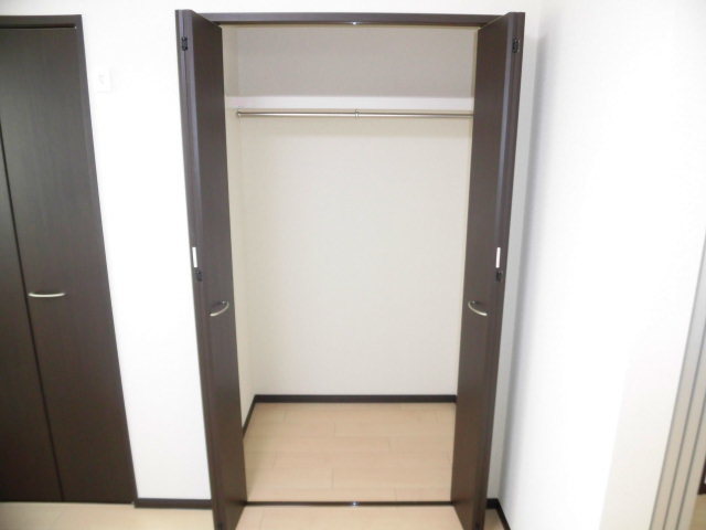 収納　クローゼットもあるので収納面も安心ですね