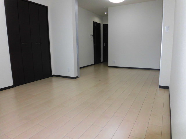 居室・リビング　外の光が差し込む明るいお部屋です