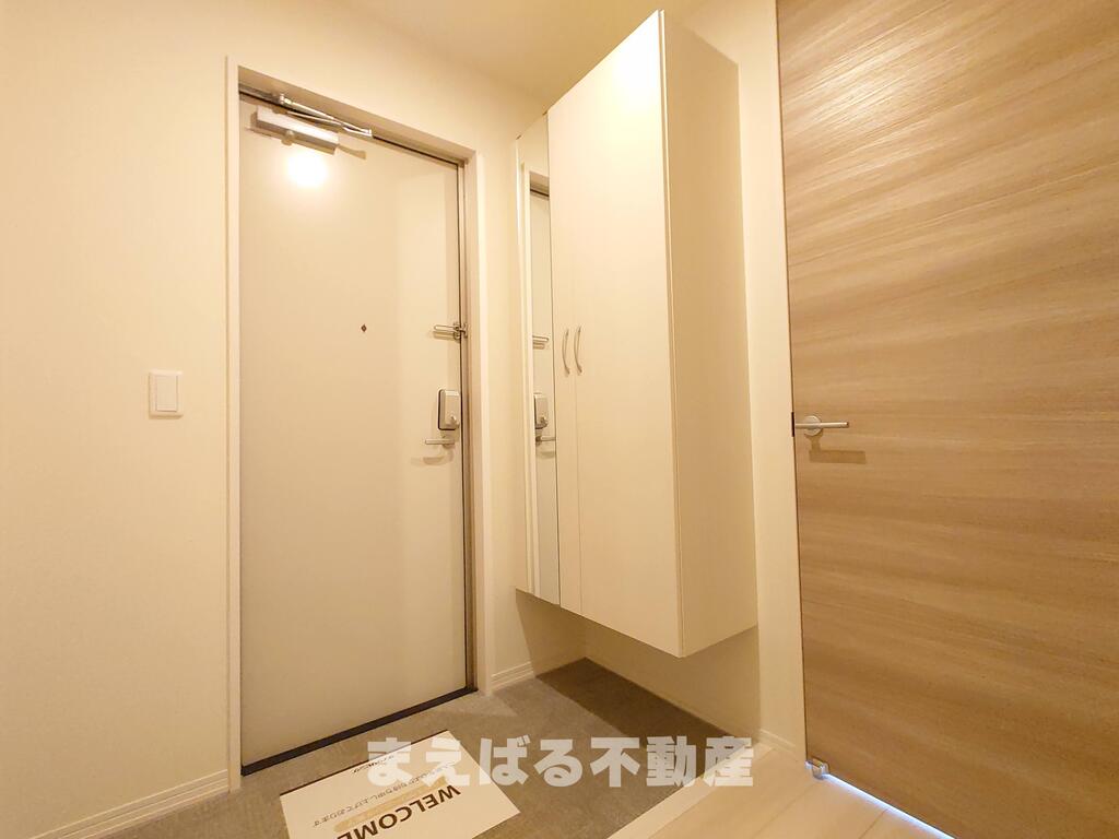 玄関　※写真反転タイプ