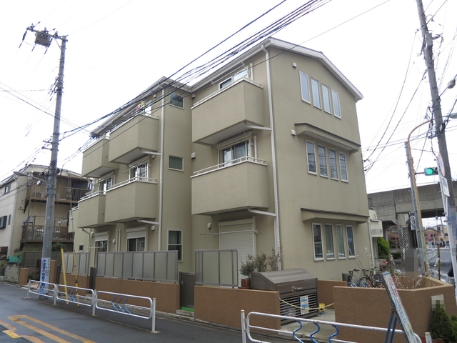 建物外観　陽当たりの良い建物です♪