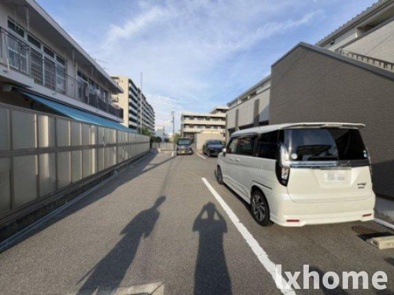 駐車場　駐車場に車を止められます