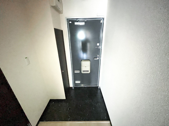 玄関　※別部屋の写真です