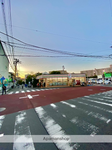 コンビニ　セブン－イレブン　横浜鶴ヶ峰駅北店（コンビニ）まで270m