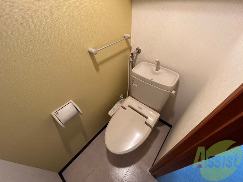 トイレ　トイレです。ウォシュレット付を探している方、おすすめです。