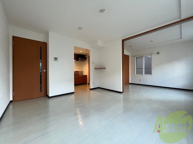 居室・リビング　広くてキレイなお部屋が広がっていて、充実した生活が送れそう。