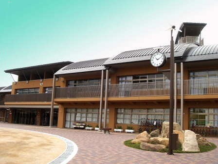 小学校　尼崎市立杭瀬小学校（小学校）まで484m