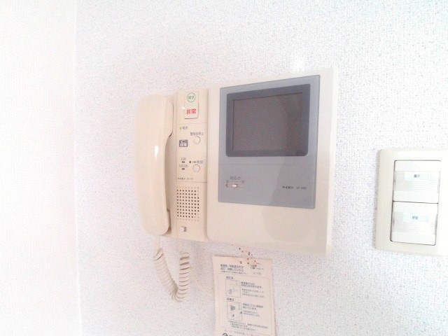 セキュリティ　TVモニターホン付きで訪問者の確認が出来て安心