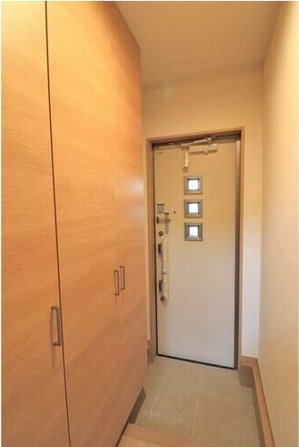 玄関　※参考写真