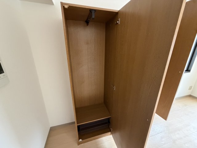収納　同物件別号室の写真です。