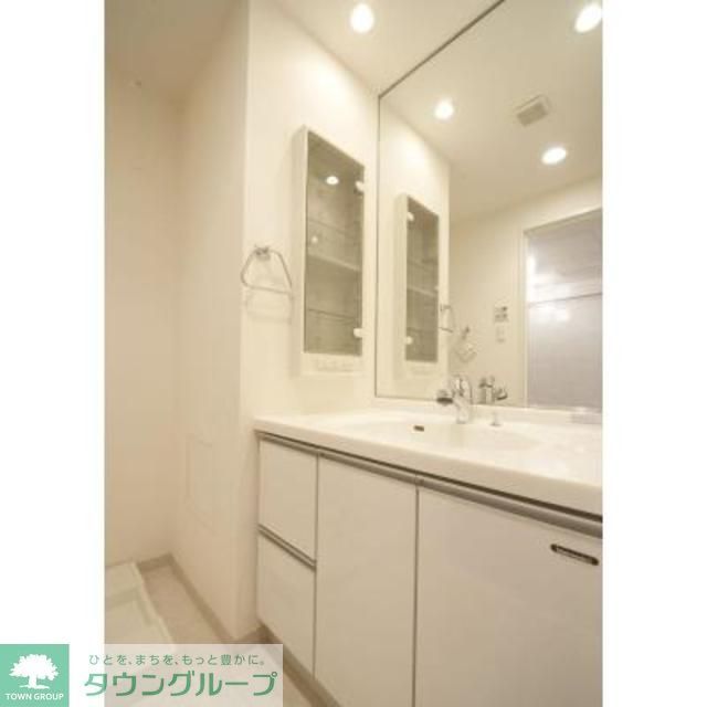 洗面設備　※写真は同タイプ住戸です。