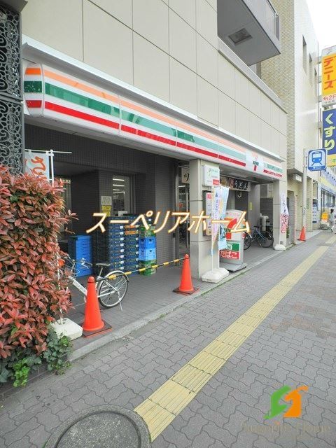 コンビニ　セブンイレブン文京千石駅前店（コンビニ）まで790m