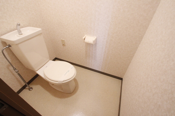 トイレ　※別部屋の写真です
