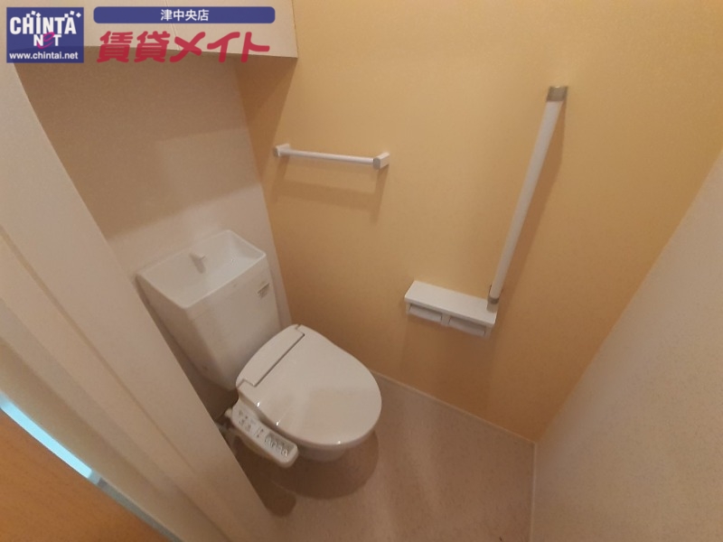 トイレ　同型参考写真