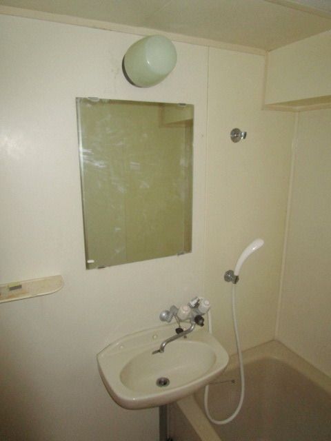 洗面設備　リフォーム前写真