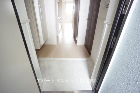 玄関　同施工会社、同型タイプです