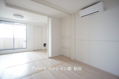 居室・リビング　同施工会社、同型タイプです