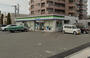 コンビニ　ファミリーマート 港油屋町店（コンビニ）まで484m