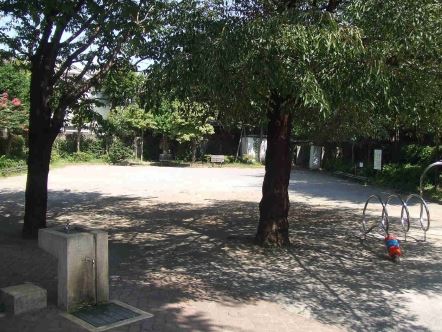 公園　納戸町公園（公園）まで445m