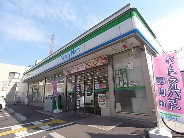コンビニ　ファミリーマート米崎店（コンビニ）まで69m
