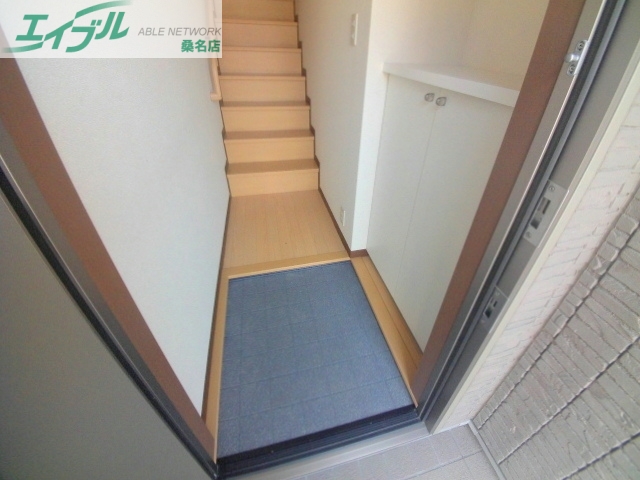 玄関　同形別部屋写真