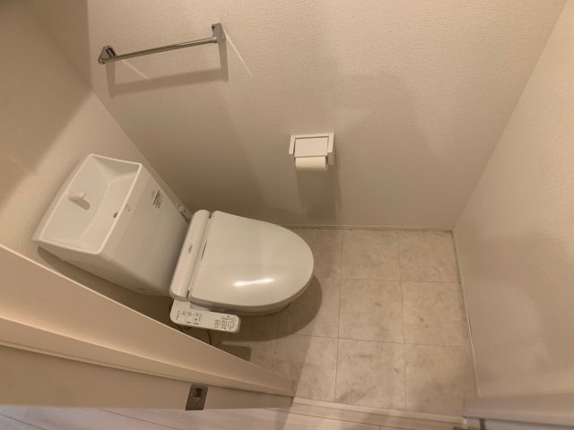 トイレ　ウォシュレット付きのトイレです♪